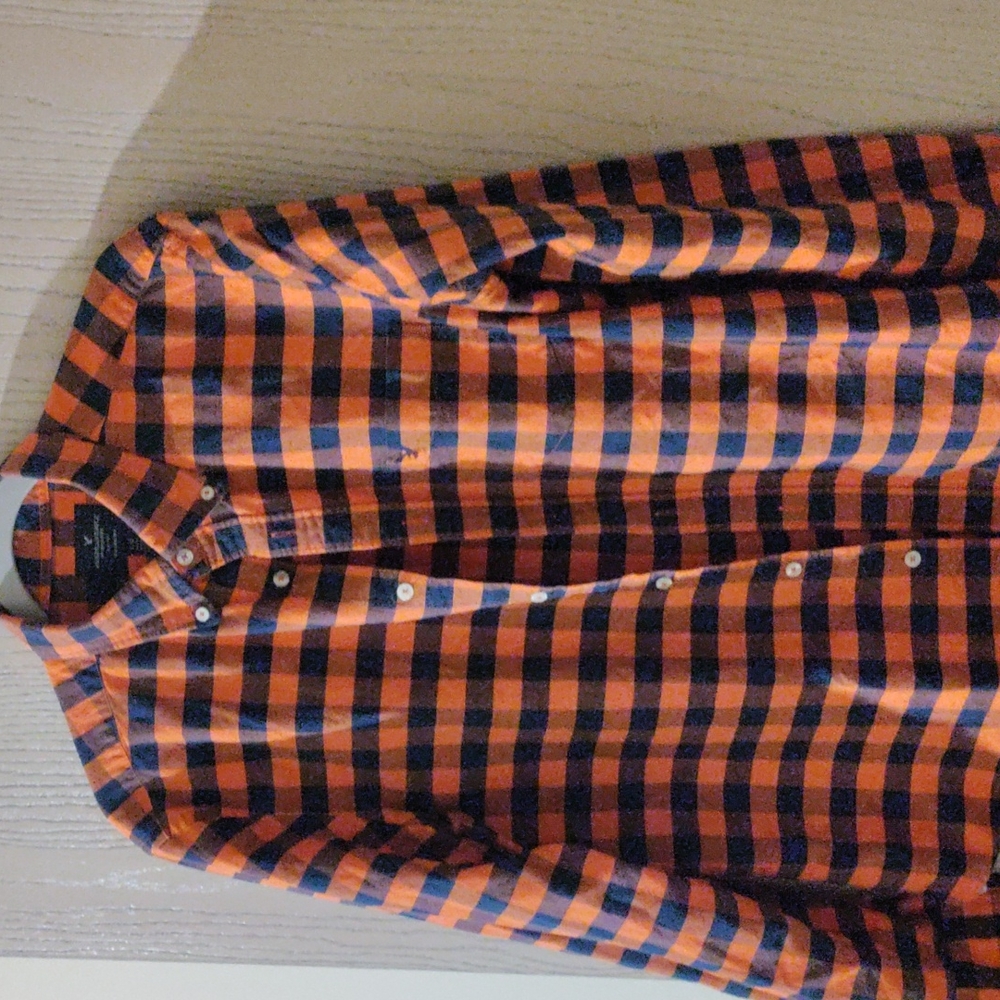 American Eagle Classic Fit Long Sleeve